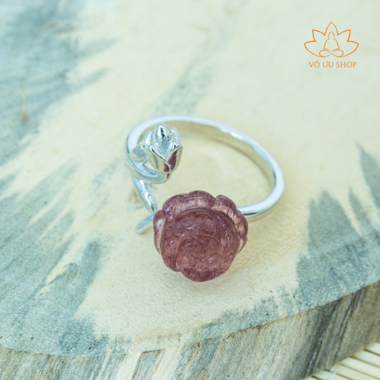 Silver S925 ring with Rose made of Strawberry Quartz