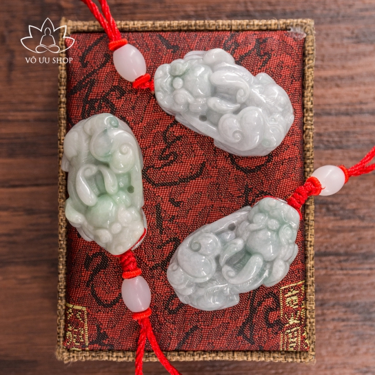 Natural Jade pendant with pattern of two horns-Pixiu 