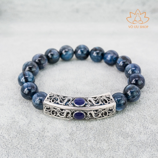Bracelet of Kyanite stone with charm of cloud shape