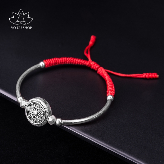 Red thread bracelet with Eight symbols of Good omen charm