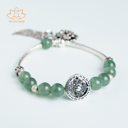 Silver bracelet with Nephirte jade, Vajra, auspicious flower and fly-whisk charm