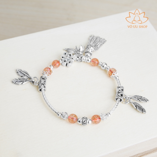 Sun stone bracelet with silver leather and fly-whisk charm
