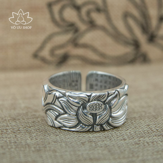 Silver ring engraved lotus and Heart Sutra