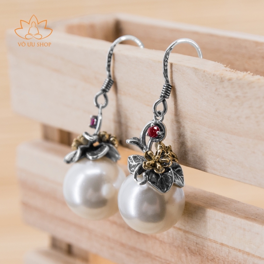 Pearl earrings mixed with silver apricot flower and red agate