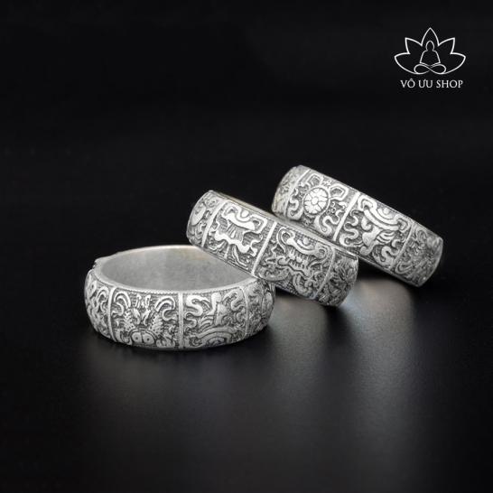 Silver ring engraved Eight Symbols of Good Omen
