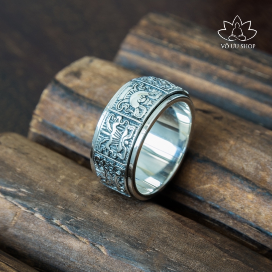 Silver ring with Eight Symbols of Good Omen