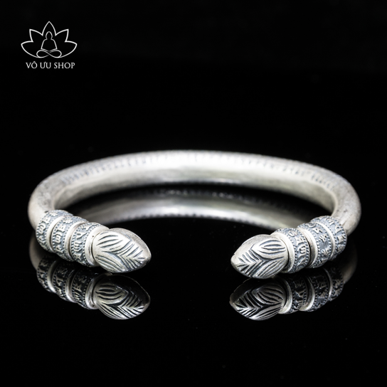 Silver Lotus Bracelet engraving Heart Sutra on and cover with six rings engraved “Om Mani Pad me Hum”