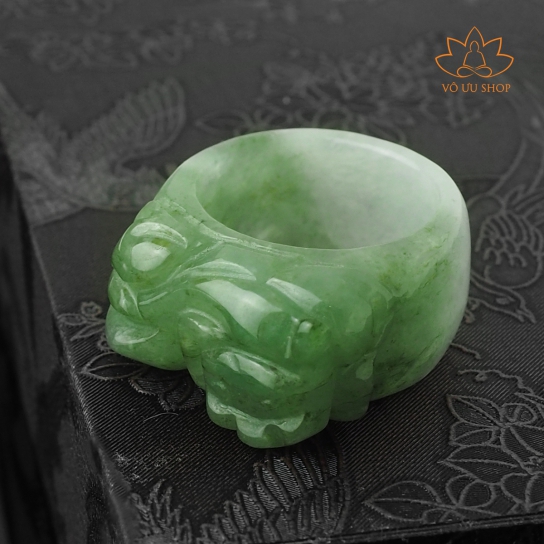 Nhẫn tỳ hưu cẩm thạch Jadeite Jade nguyên khối thiên nhiên