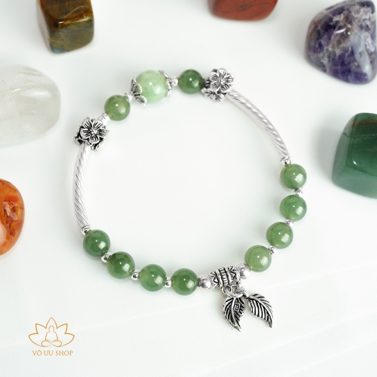 Vòng tay đá cẩm thạch mix charm hoa mai & lông vũ bạc